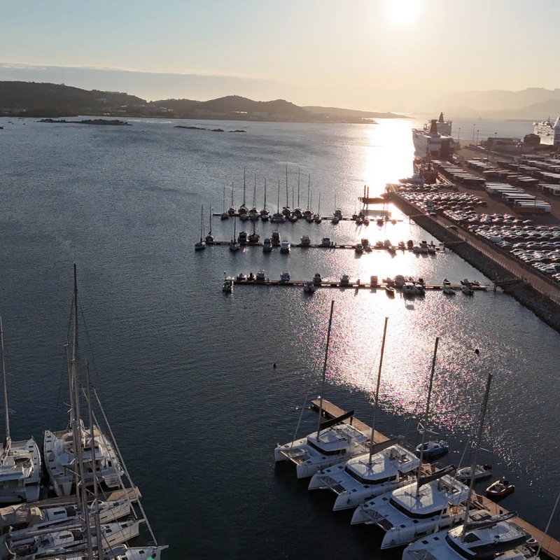 Cerdeña. Catamarán