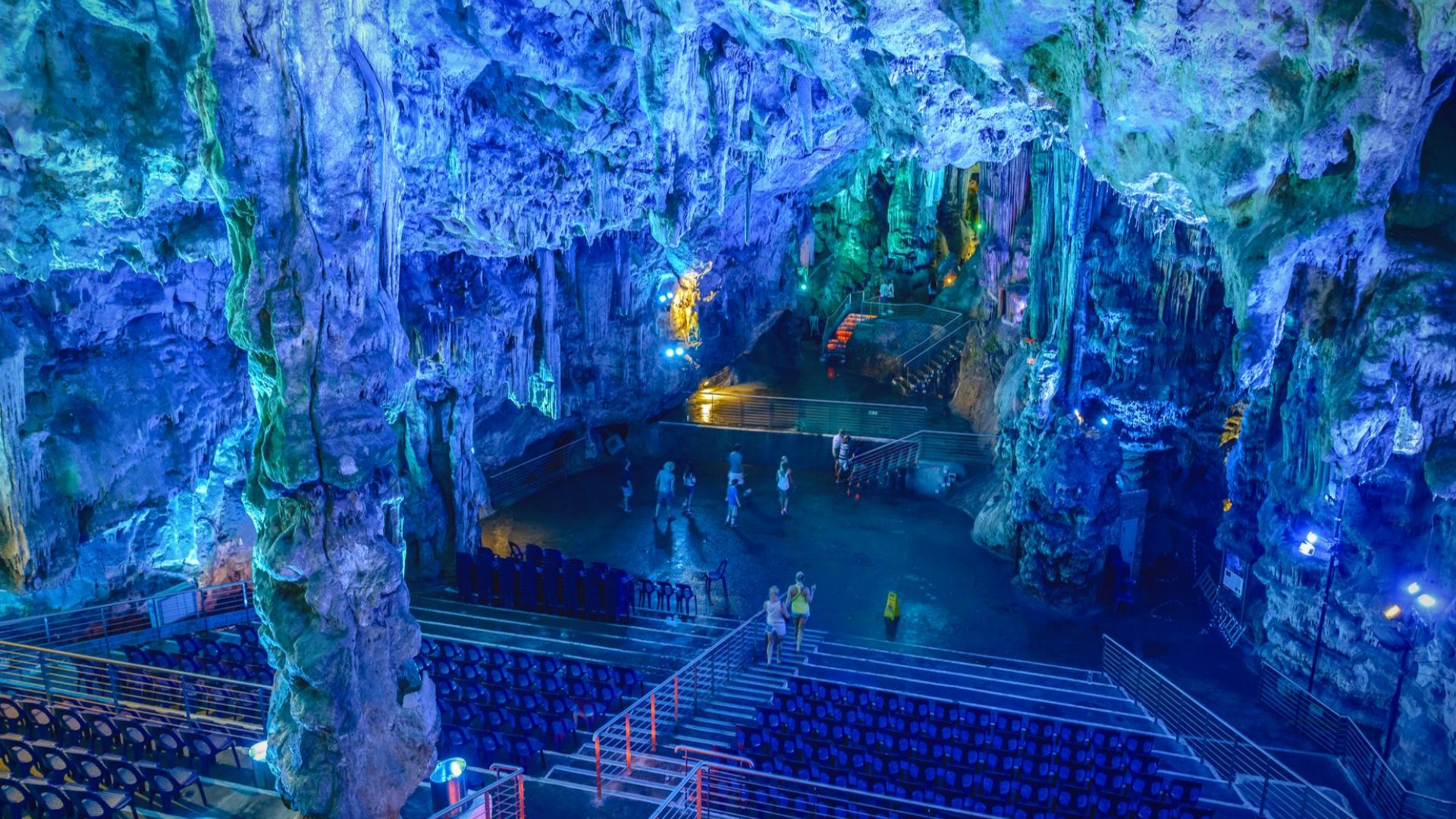 Gibraltar Strait. Doqueve Majestic 46.