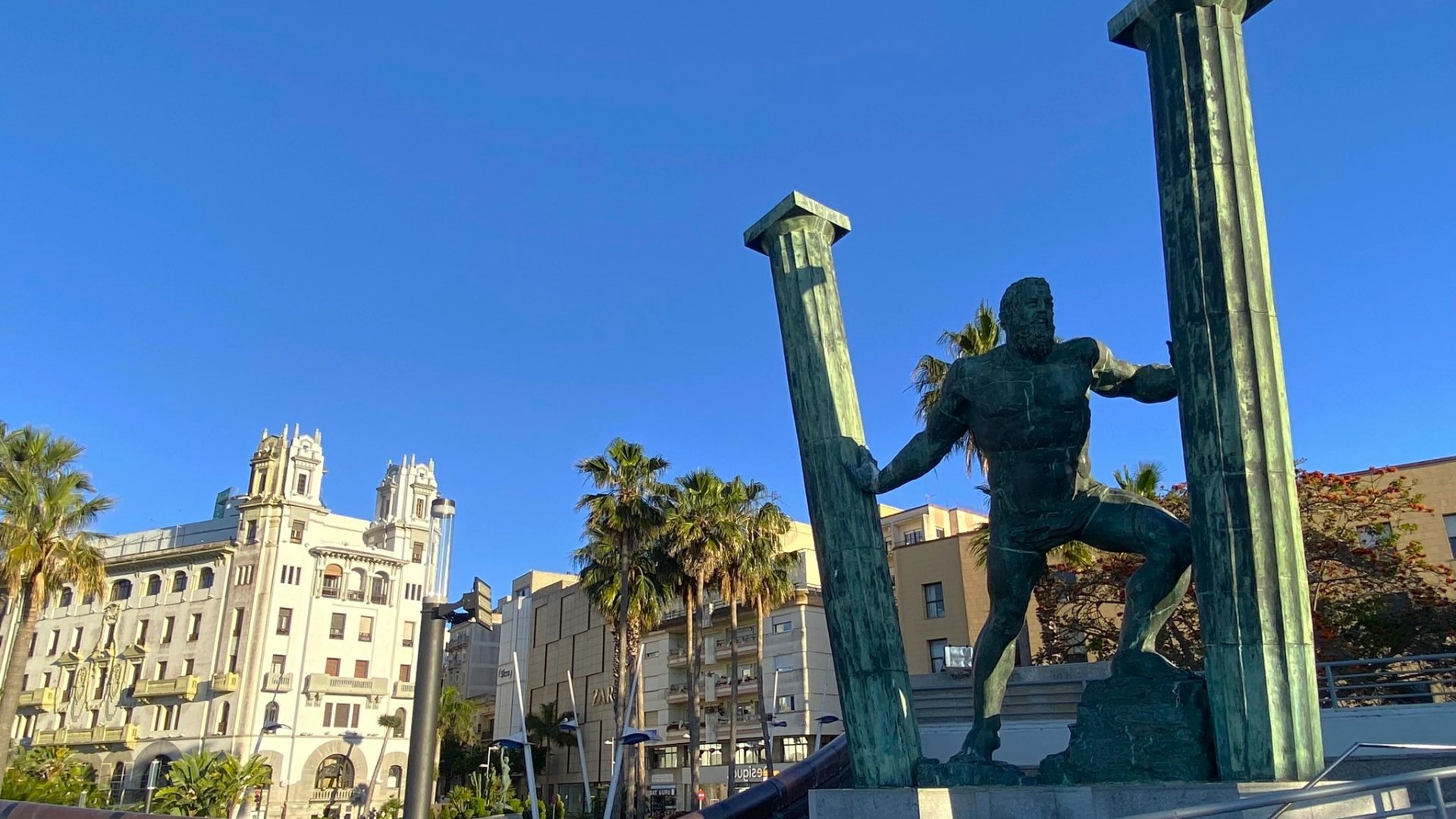 Gibraltar Strait. Doqueve Majestic 46.