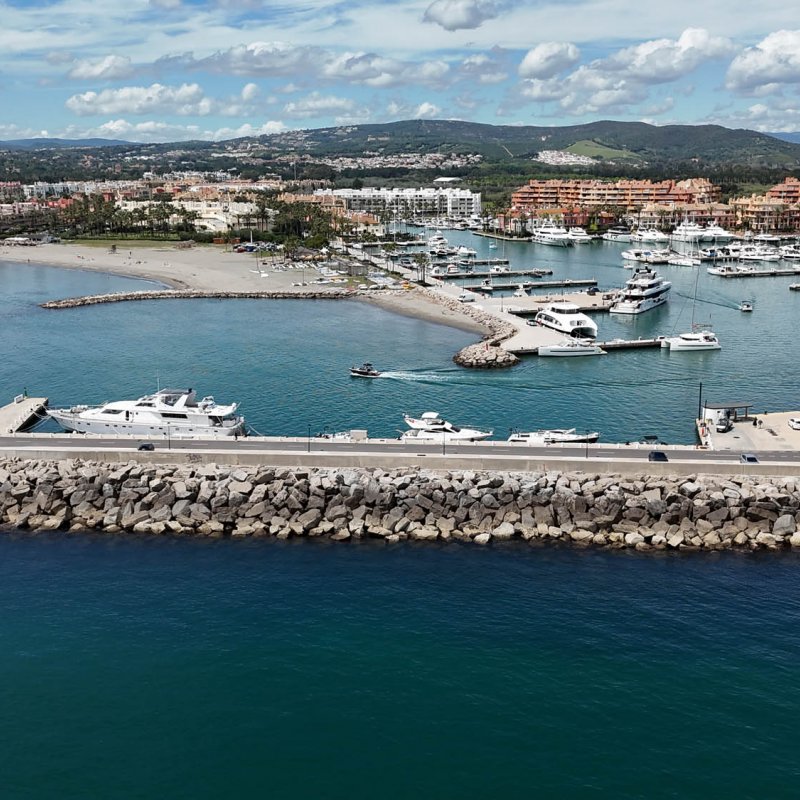 Estrecho de Gibraltar. Doqueve Majestic 46.