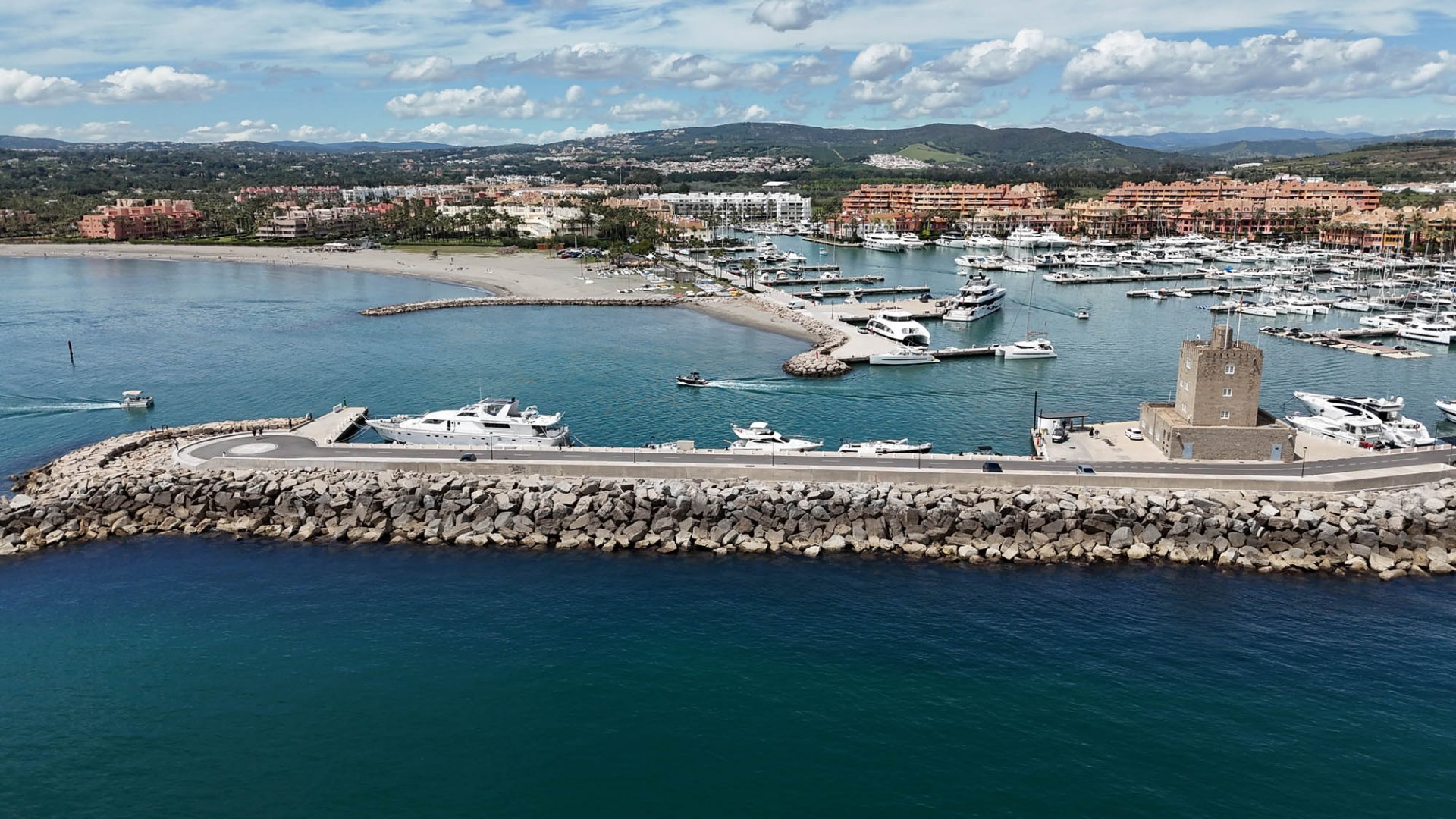 Gibraltar Strait. Doqueve Majestic 46.