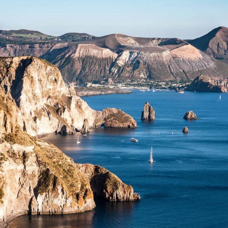 Sicilia y las Islas Eólicas. Catamarán de vela 40 de pies. Septiembre 2026.