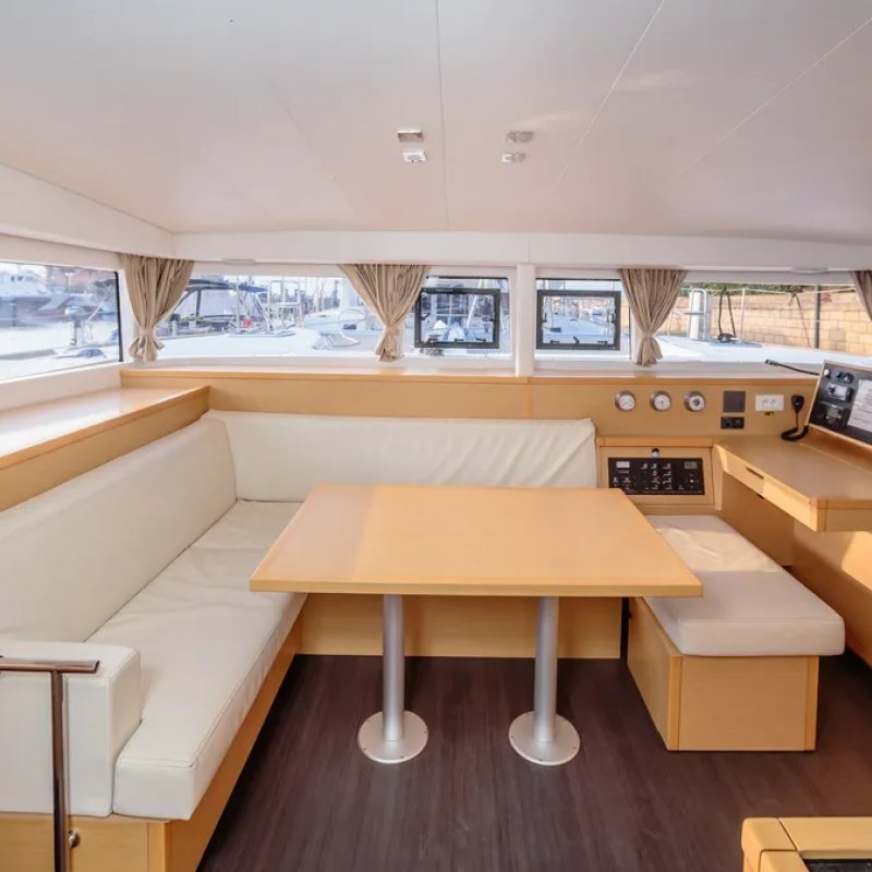 Sicilia y las Islas Eólicas. Catamarán de vela 40 de pies. Septiembre 2026.