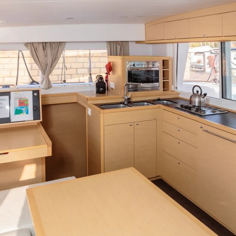 Sicilia y las Islas Eólicas. Catamarán de vela 40 de pies. Septiembre 2026.