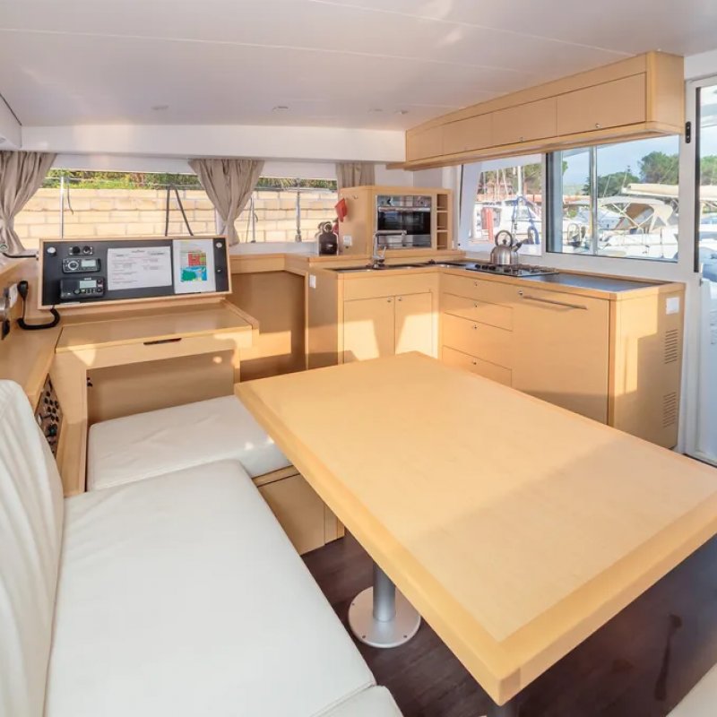 Sicilia y las Islas Eólicas. Catamarán de vela 40 de pies. Septiembre 2026.