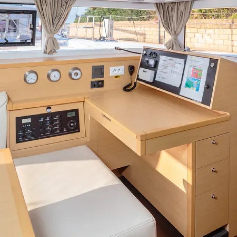 Sicilia y las Islas Eólicas. Catamarán de vela 40 de pies. Septiembre 2026.