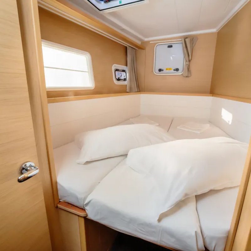 Sicilia y las Islas Eólicas. Catamarán de vela 40 de pies. Septiembre 2026.