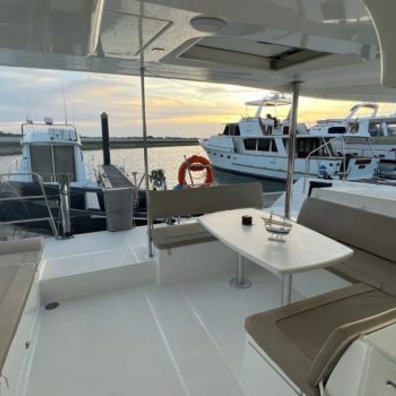 Ayamonte y Algarve: sur de Portugal. Catamarán de 45 pies. Noviembre de 2025.