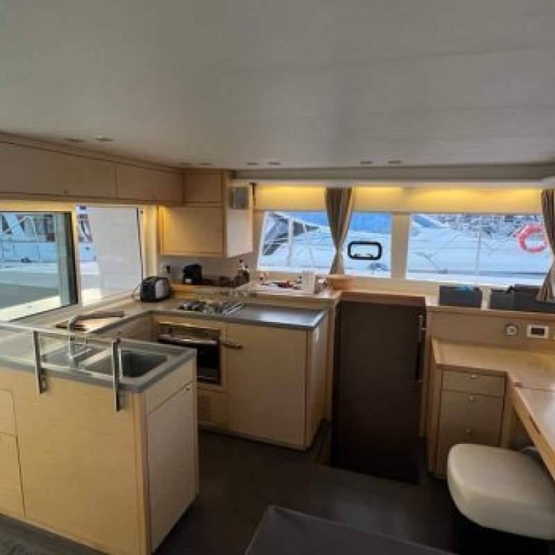 Ayamonte y Algarve: sur de Portugal. Catamarán de 45 pies. Noviembre de 2025.