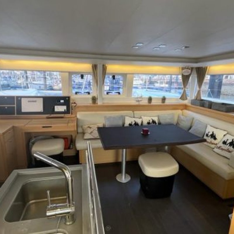 Ayamonte y Algarve: sur de Portugal. Catamarán de 45 pies. Noviembre de 2025.