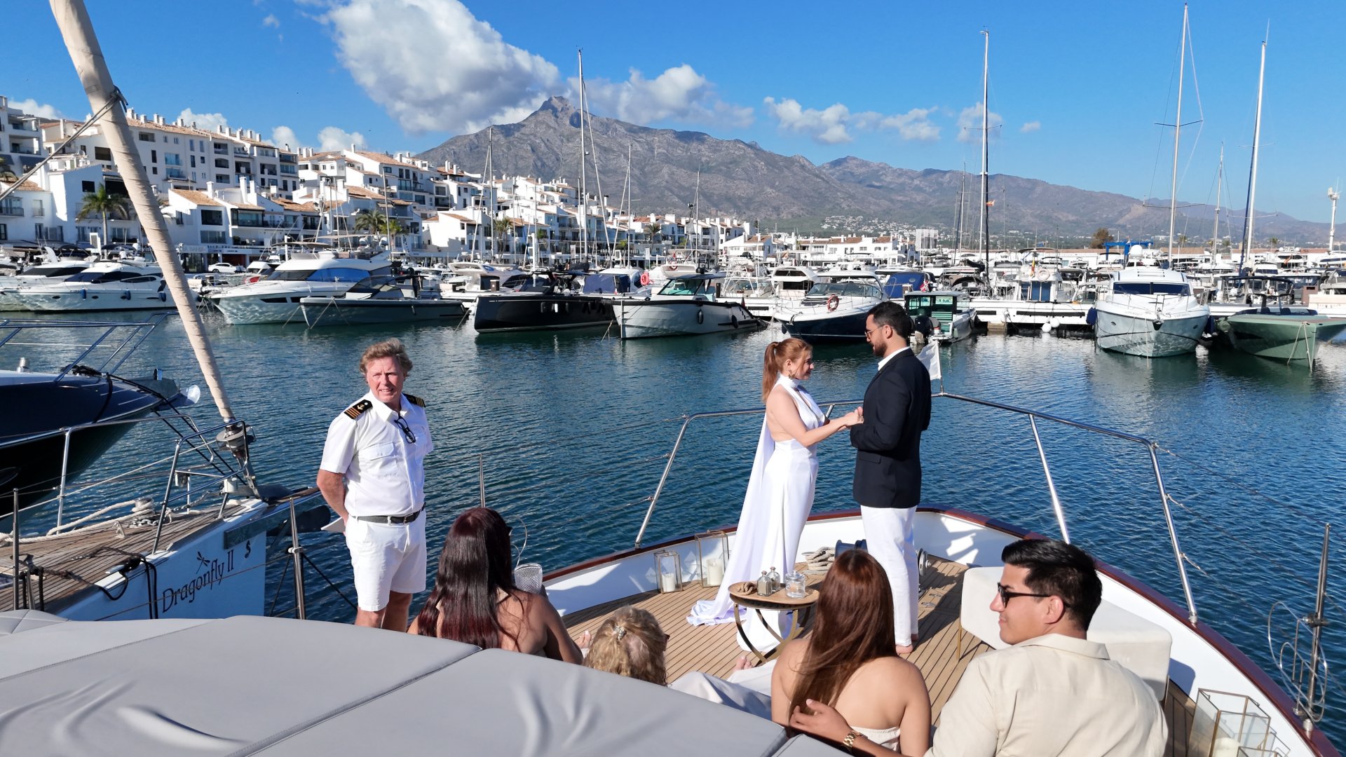 Step-by-Step Guide: How to Plan Your Marriage Proposal on a Boat