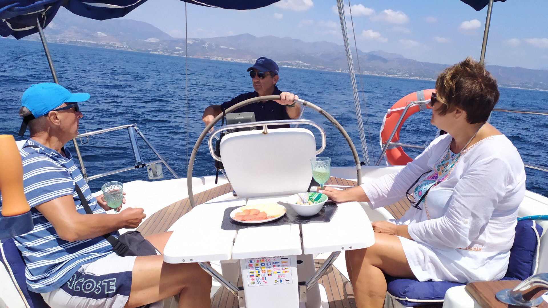 Shared boat trips in La Romana Marbella: sailing made accessible for everyone