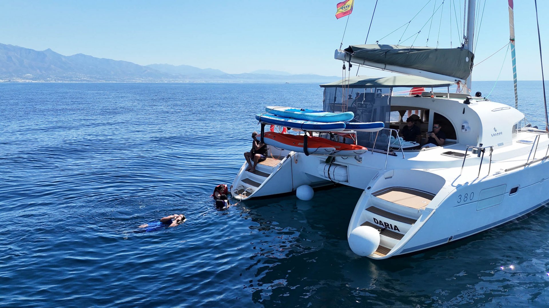 12m Catamarán 12pax