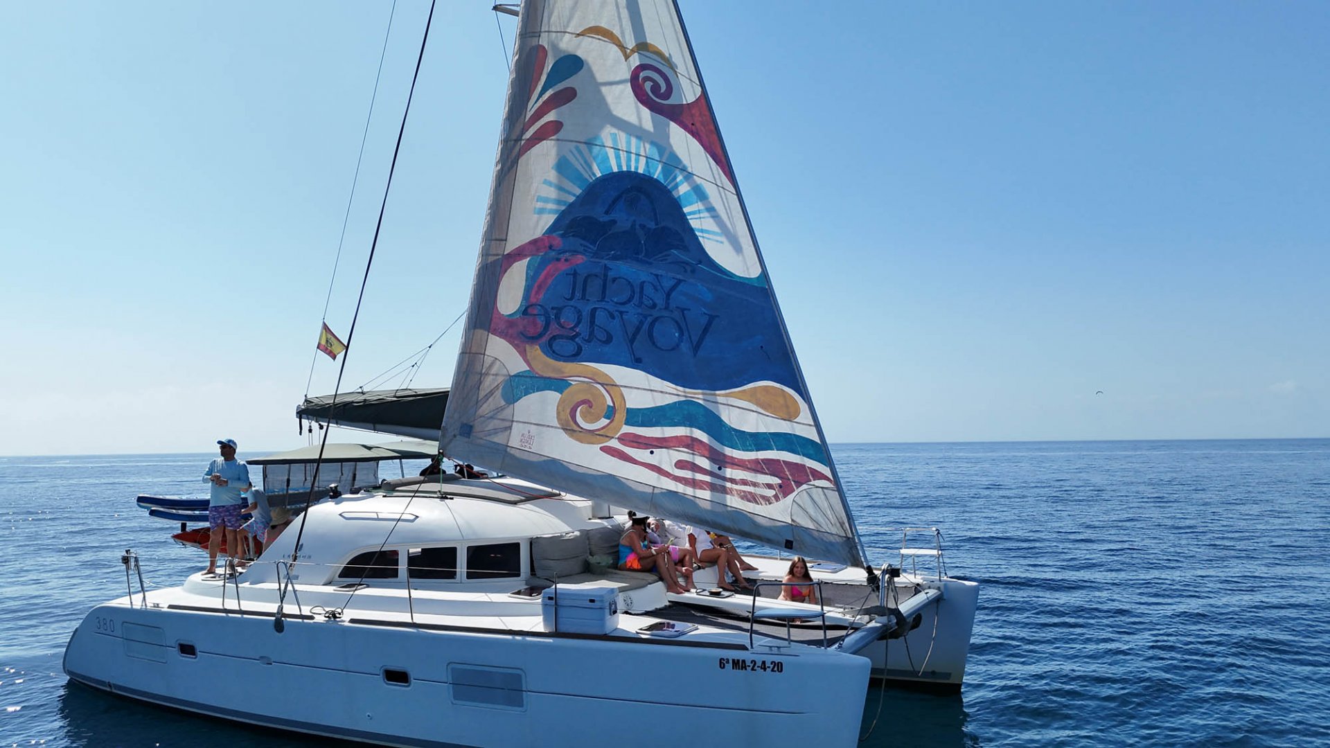 12m Catamarán 12pax