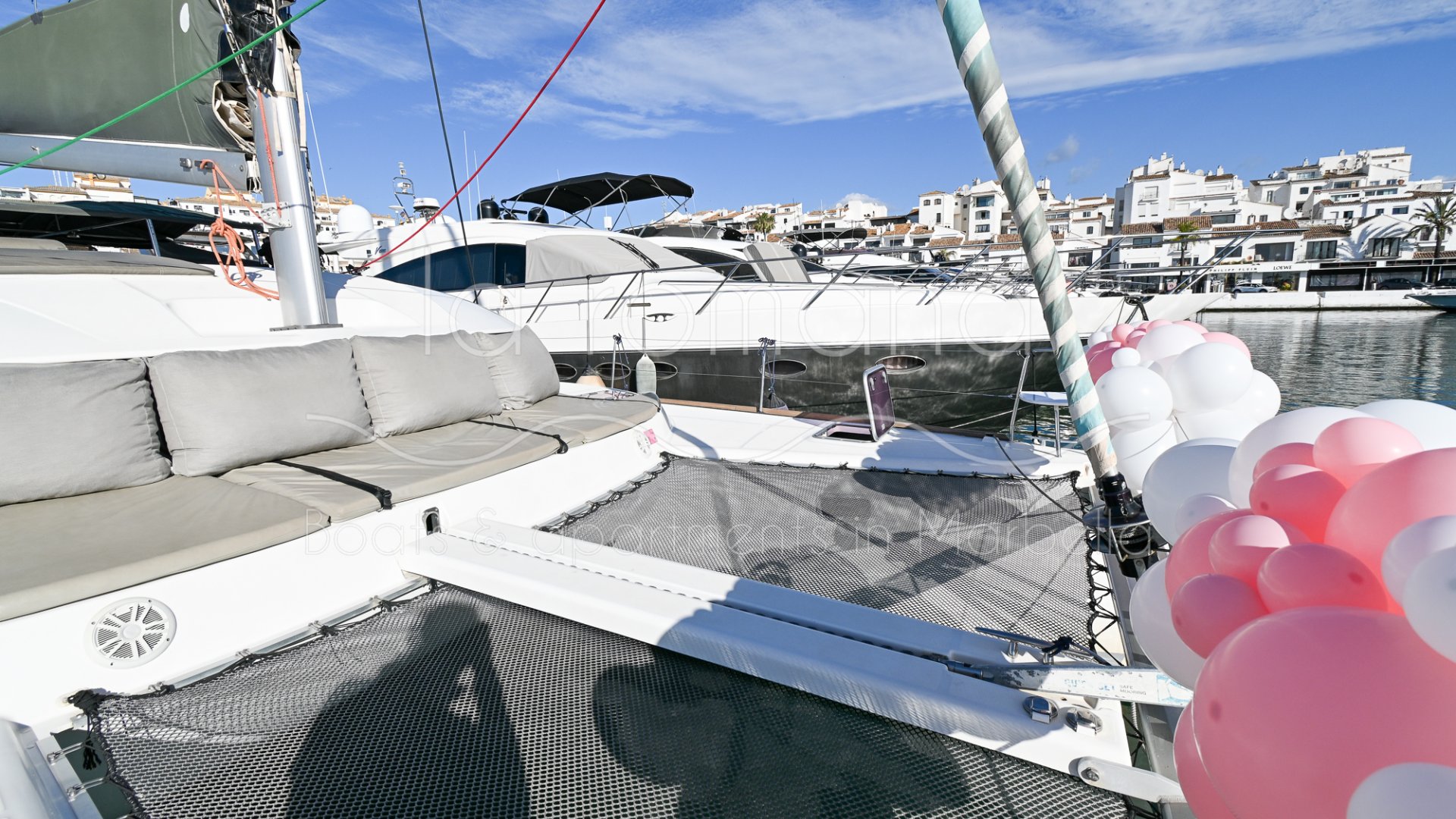 12m Catamarán 12pax