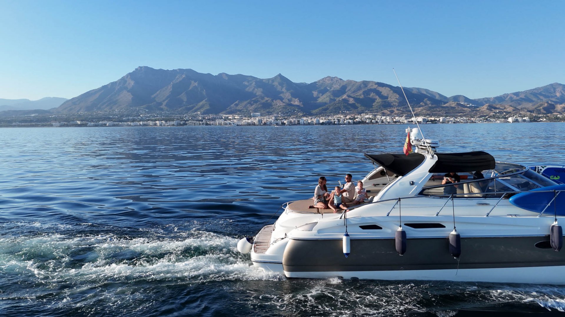 15m Yacht Cranchi 12pax