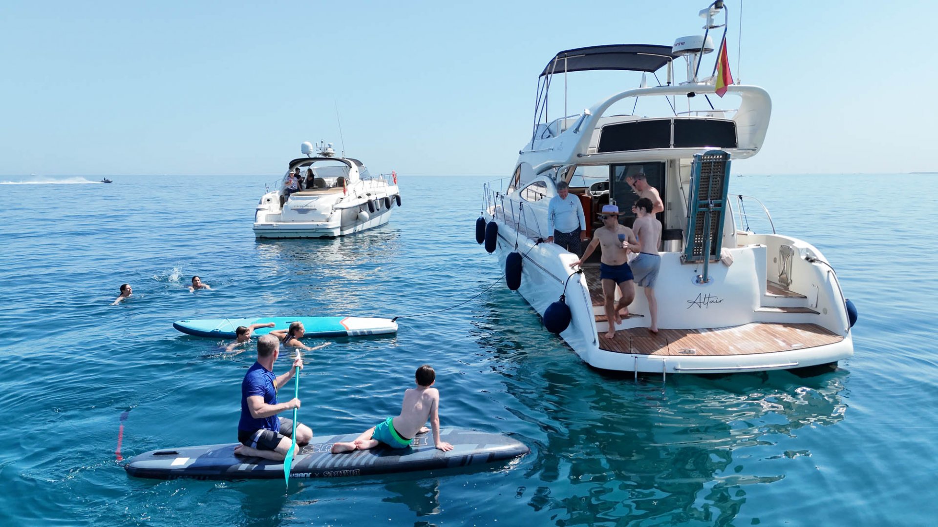 15m Yacht Cranchi 12pax