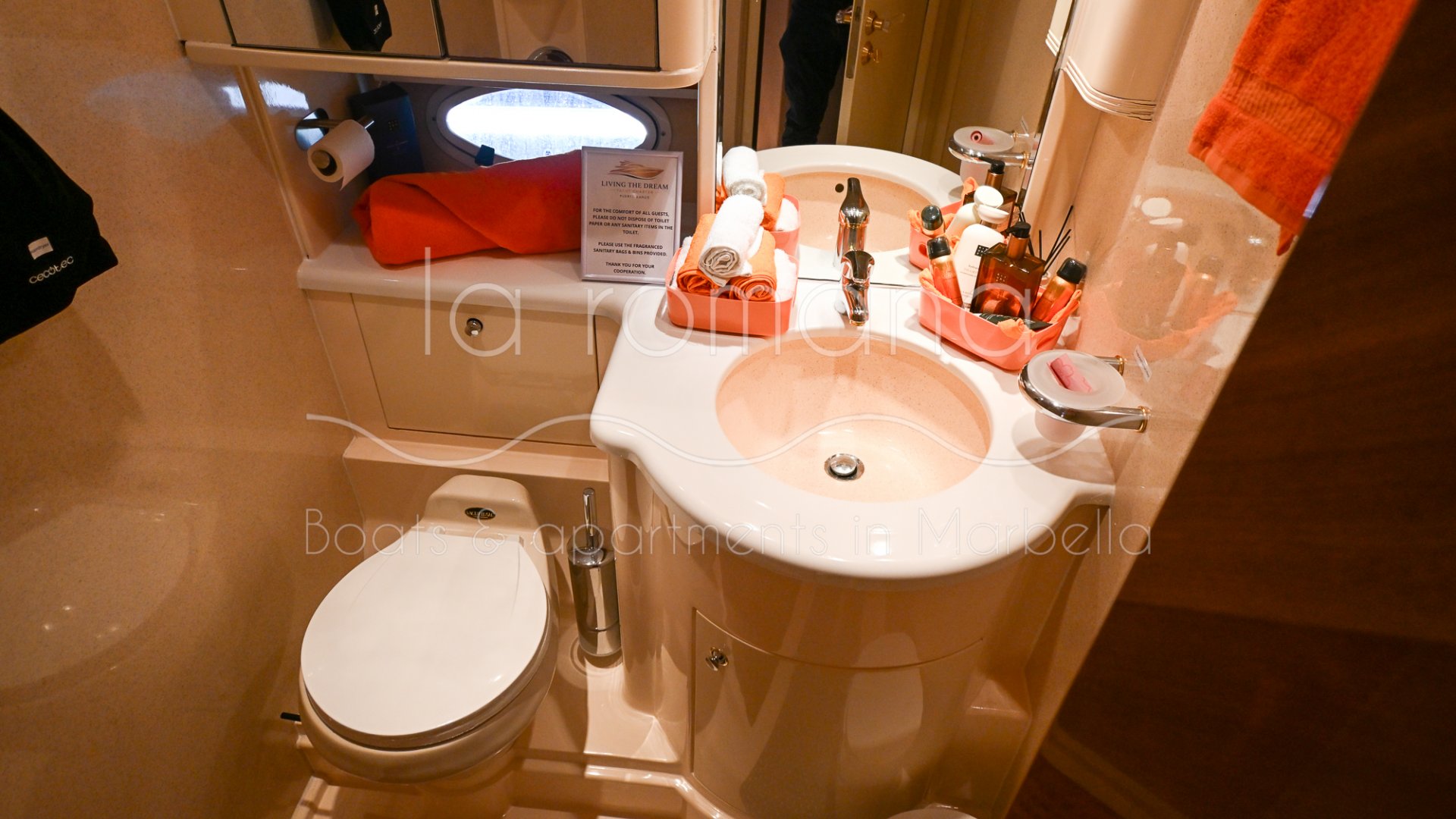18m Yate Azimut 10pax