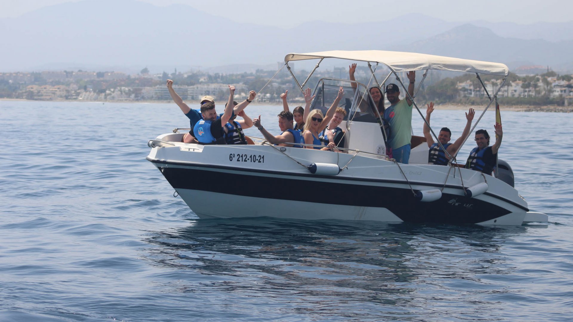 6m lancha Nireus 620 12pax