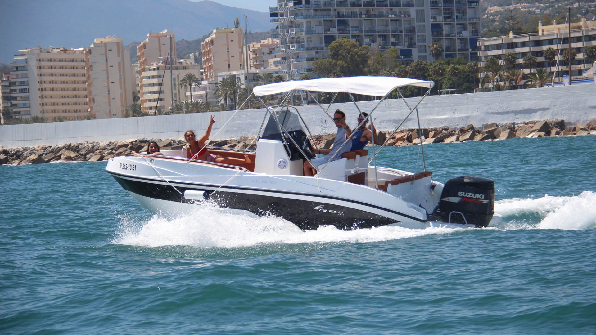 6m lancha Nireus 620 12pax