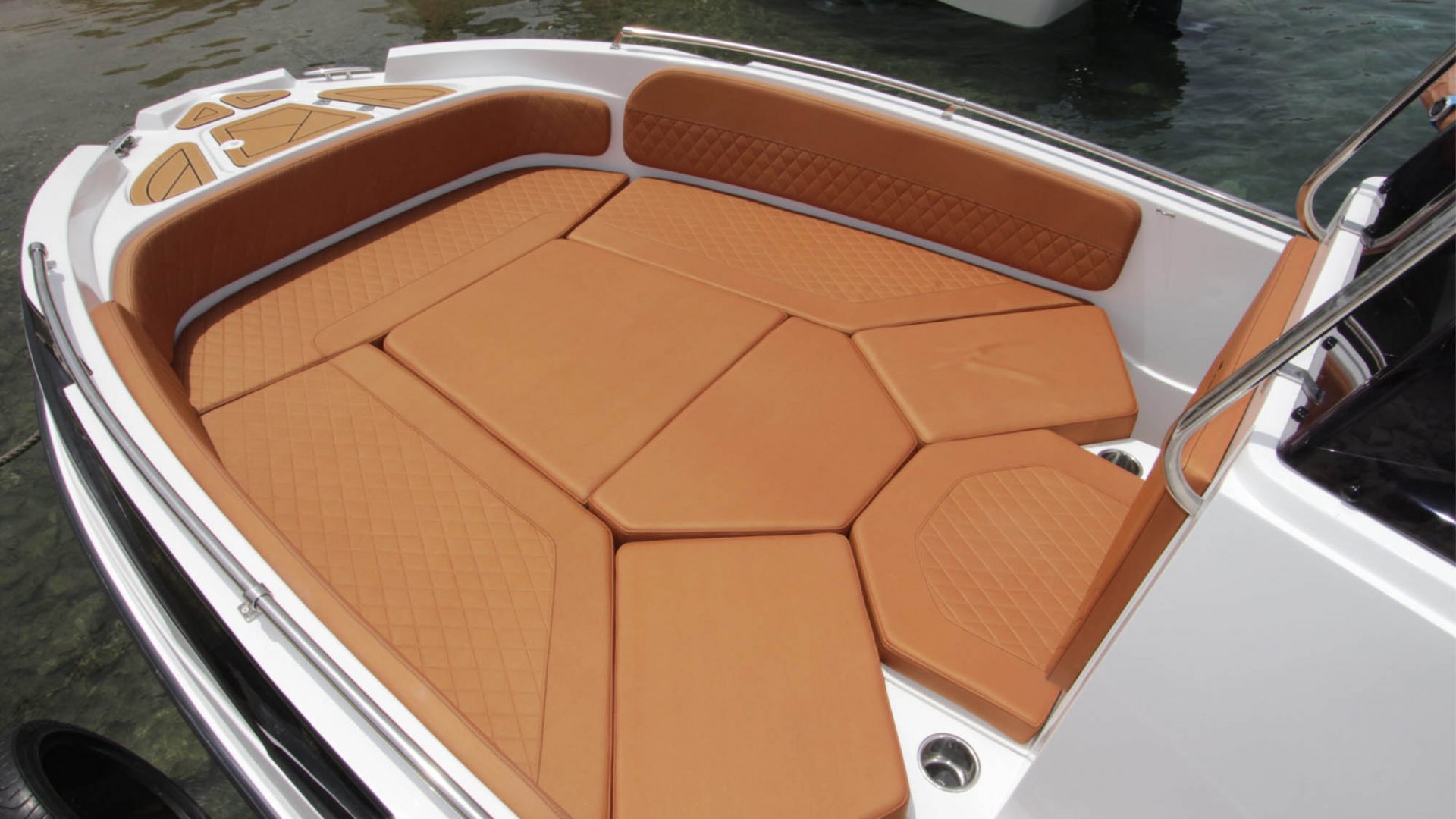 6m lancha Nireus 620 12pax