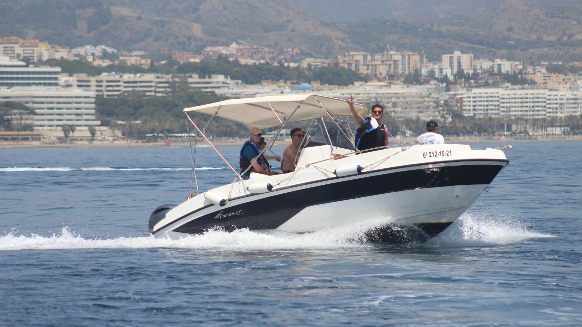 6m lancha Nireus 620 12pax