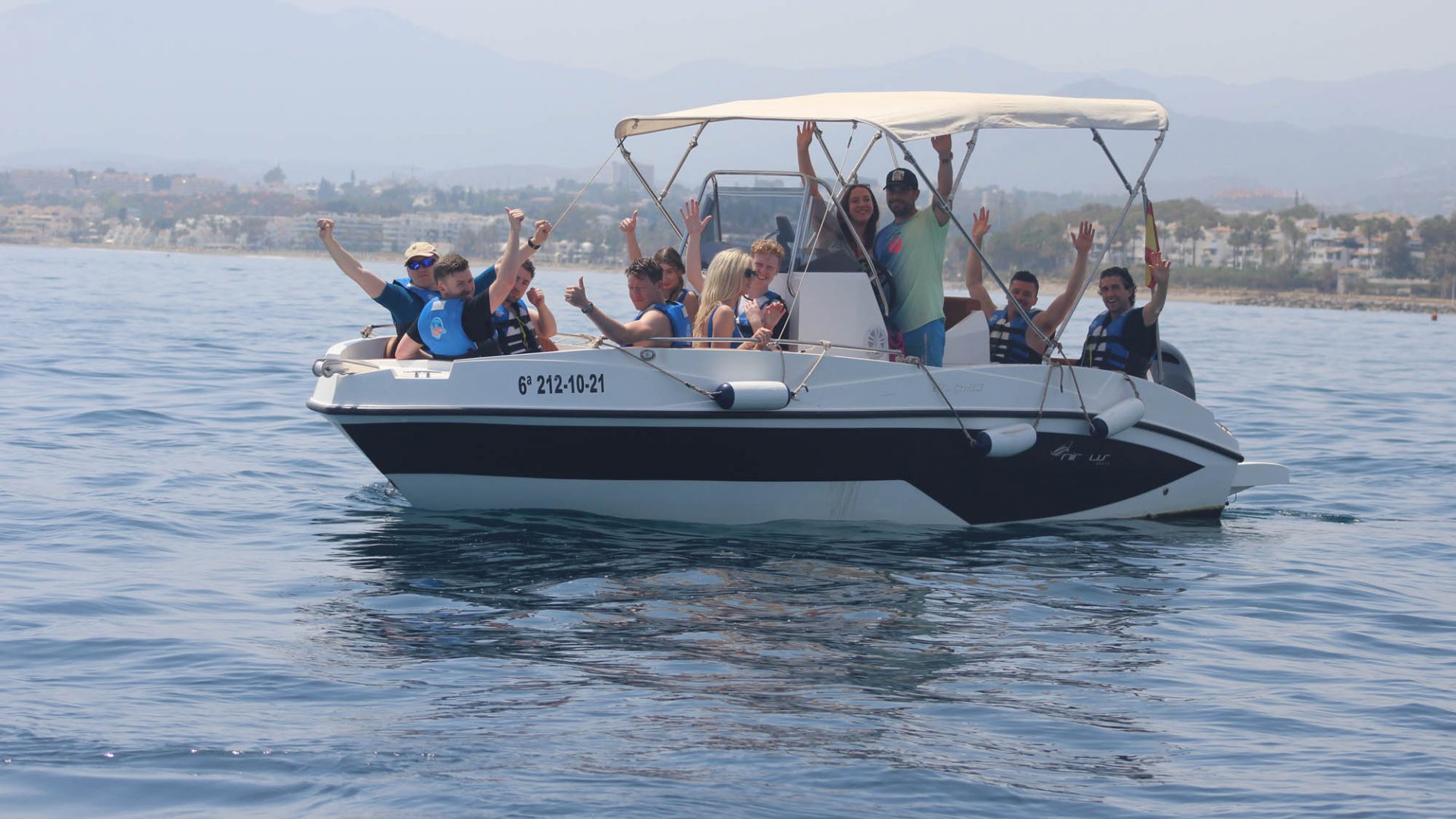 6m lancha Nireus 620 12pax