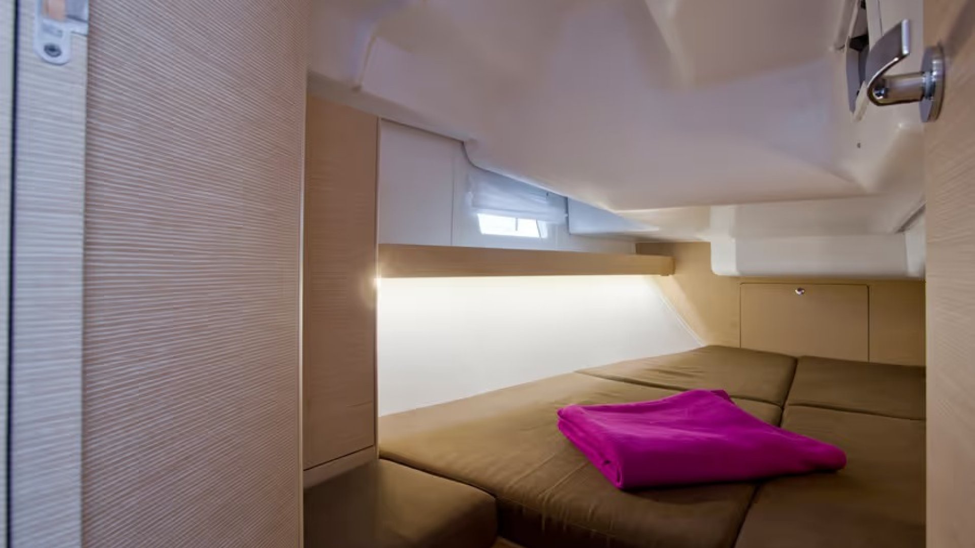 12m Velero 11 pax Elan