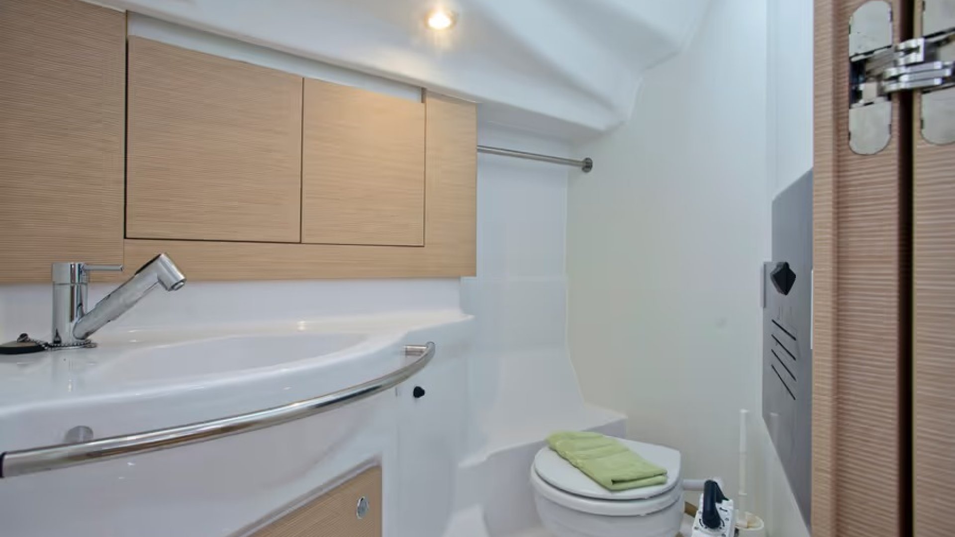 12m Velero 11 pax Elan