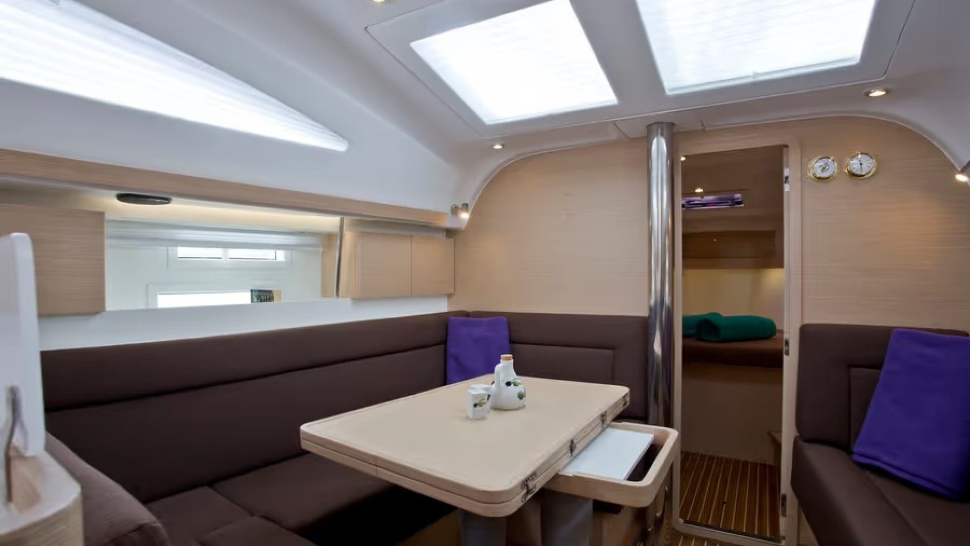 12m Velero 11 pax Elan