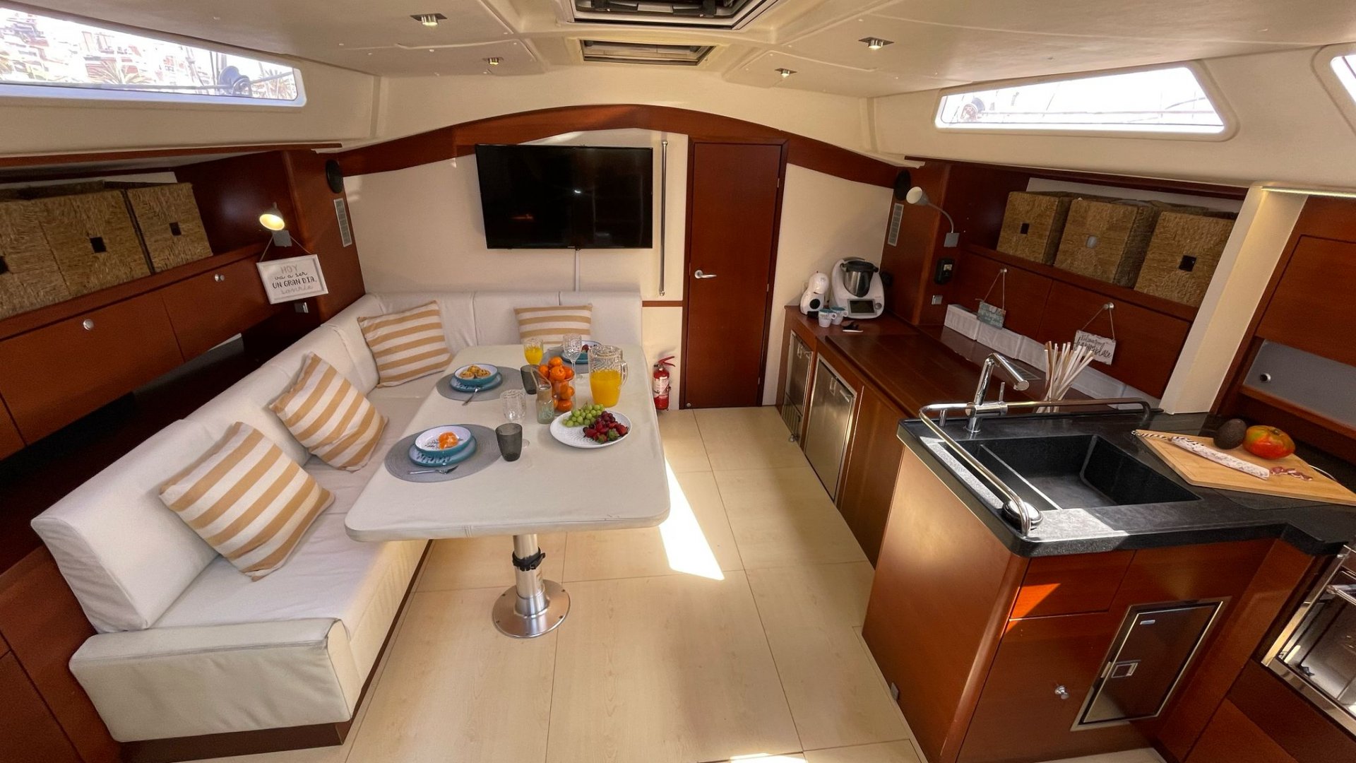 16m Sailing boat 10 pax