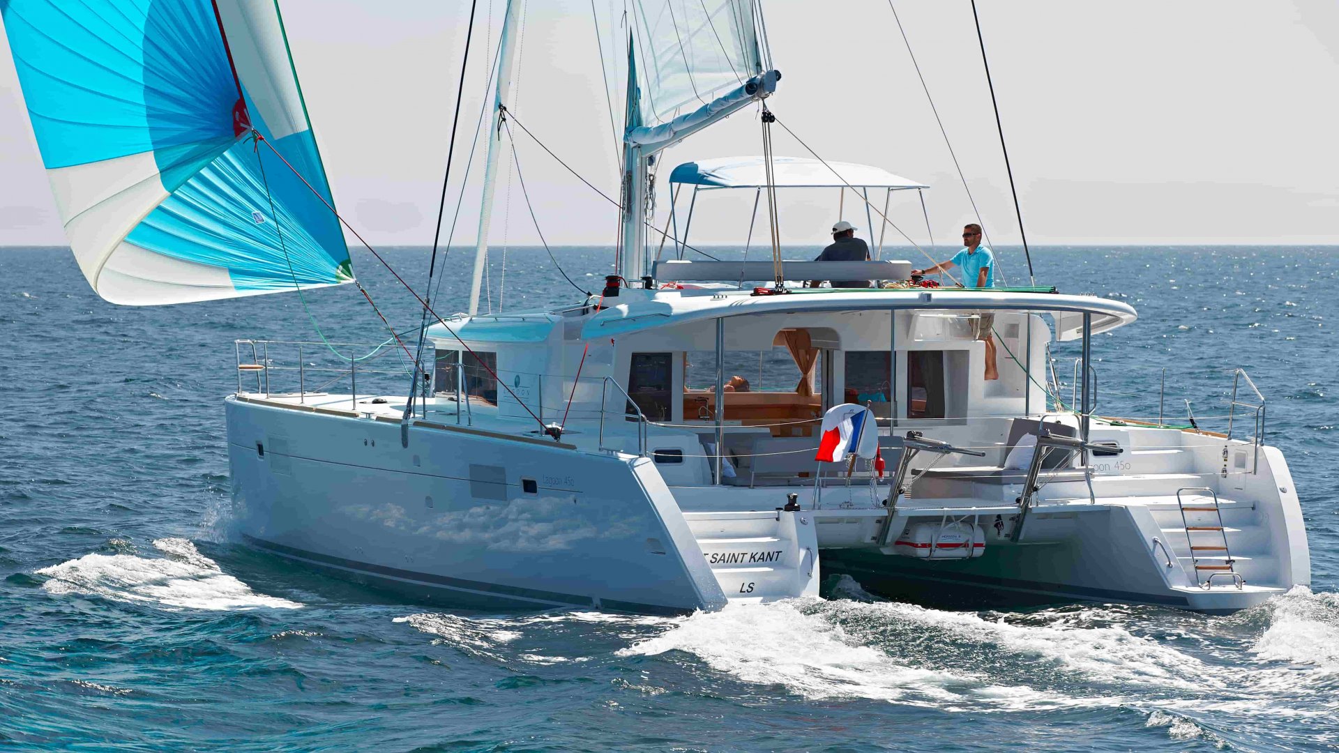 14m Catamarán 12 pax