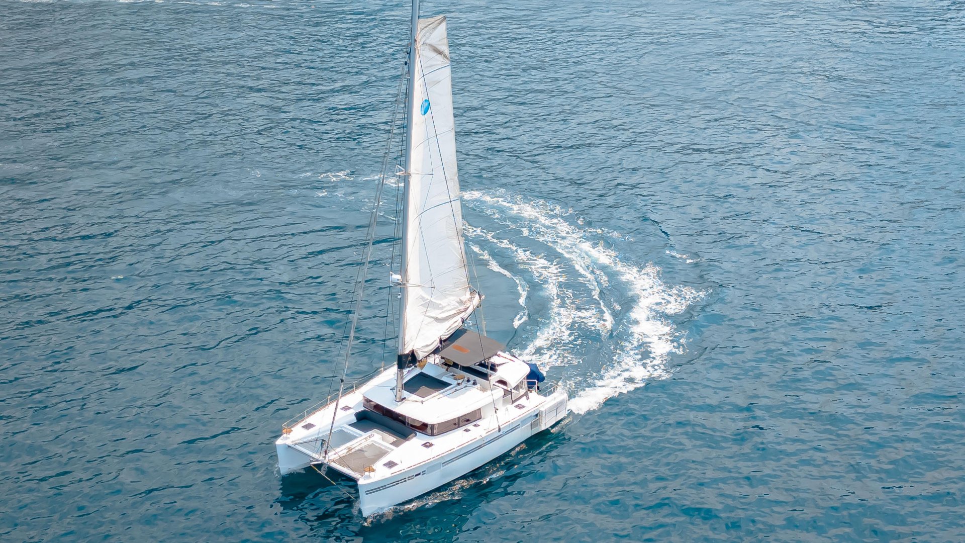 14m Catamarán 12 pax