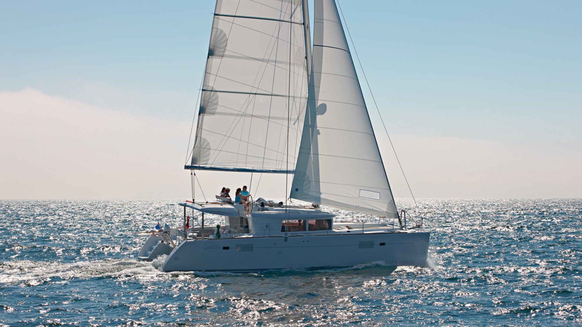 14m Catamarán 12 pax