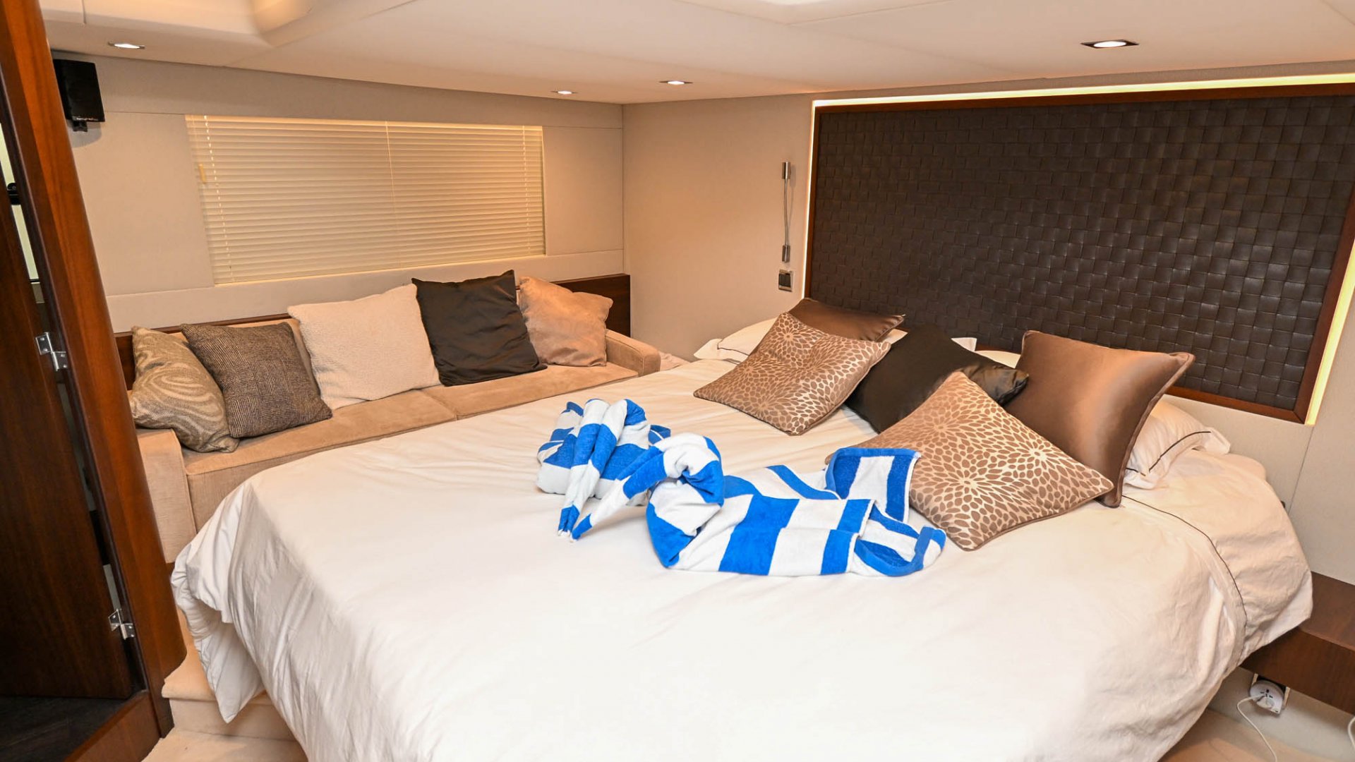 15.5m Yacht 12pax