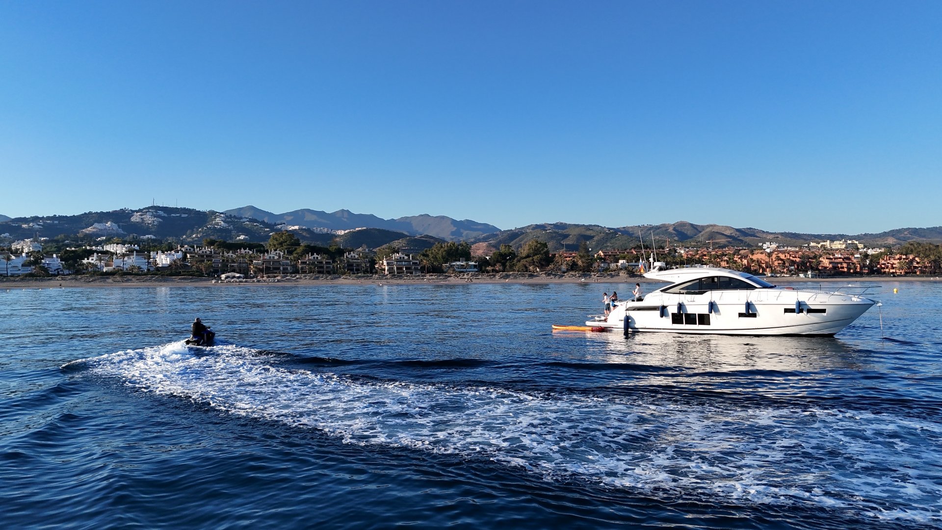 15.5m Yate 12pax